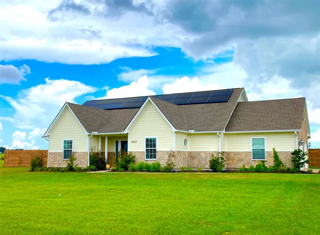 $2,800 | 2897 Settler's Way Drive, Sealy, TX 77474