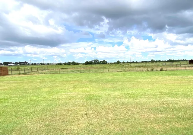 $2,800 | 2897 Settler's Way Drive, Sealy, TX 77474