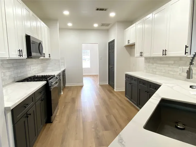 $2,800 | 2897 Settler's Way Drive, Sealy, TX 77474