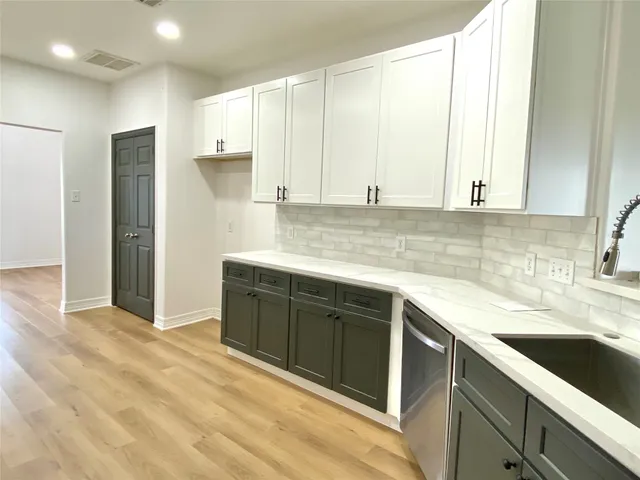 $2,800 | 2897 Settler's Way Drive, Sealy, TX 77474