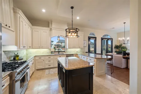$899,999 | 10812 Bourbon Street, Willis, TX 77318