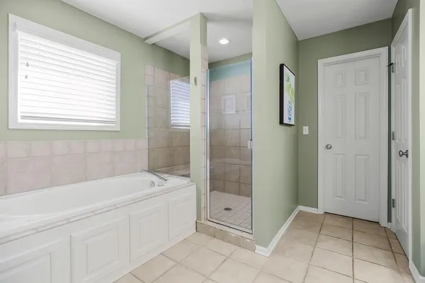 $565,000 | 14630 Northwest 63rd Street, Parkville, MO 64152