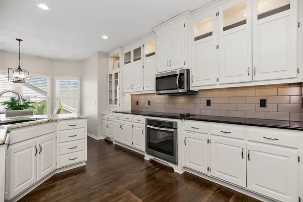$565,000 | 14630 Northwest 63rd Street, Parkville, MO 64152