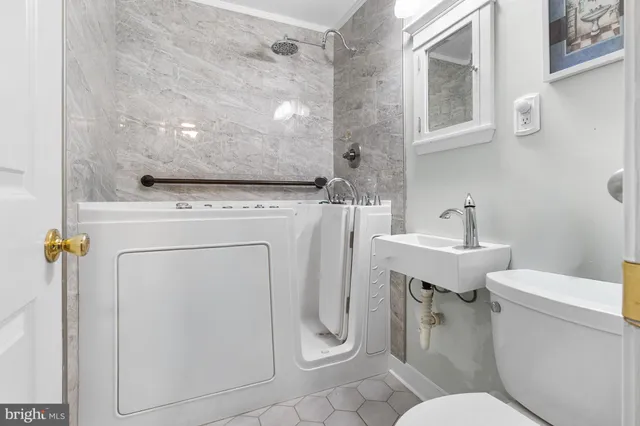 $310,000 | 21 Gene Avenue, New Castle, DE 19720