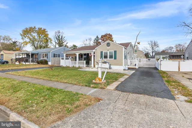 $310,000 | 21 Gene Avenue, New Castle, DE 19720