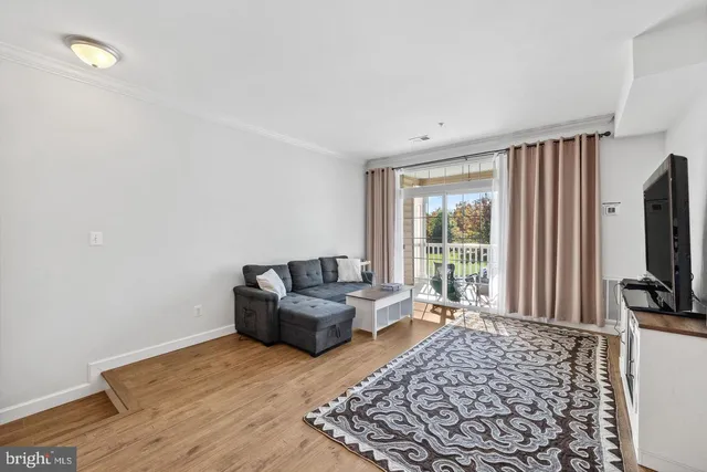 $2,600 | 43371 Locust Dale Terrace, Unit 107, Ashburn, VA 20147