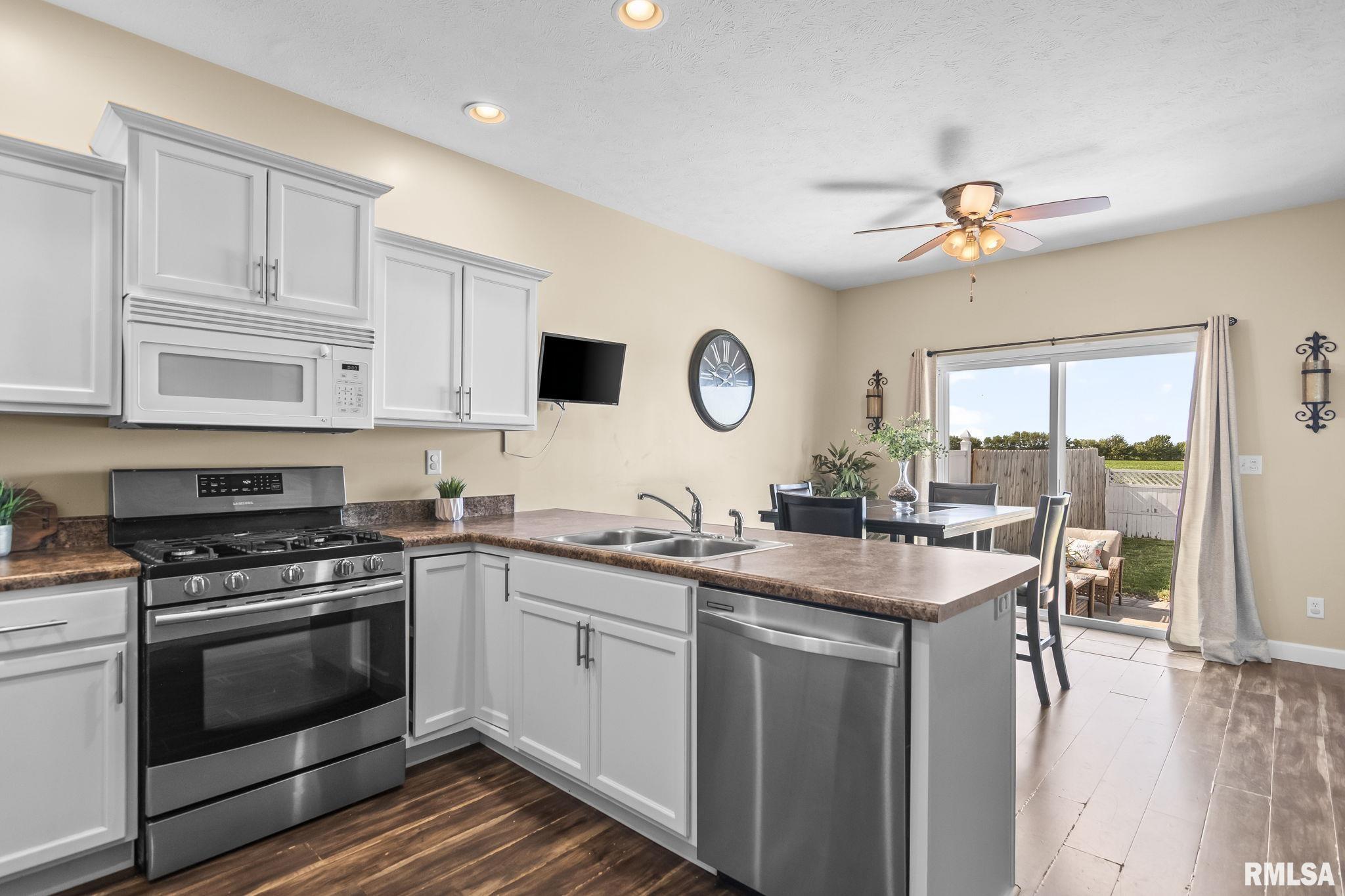 3813 Sugar Loaf Drive Springfield, IL 62711 - Photo 8 of 30