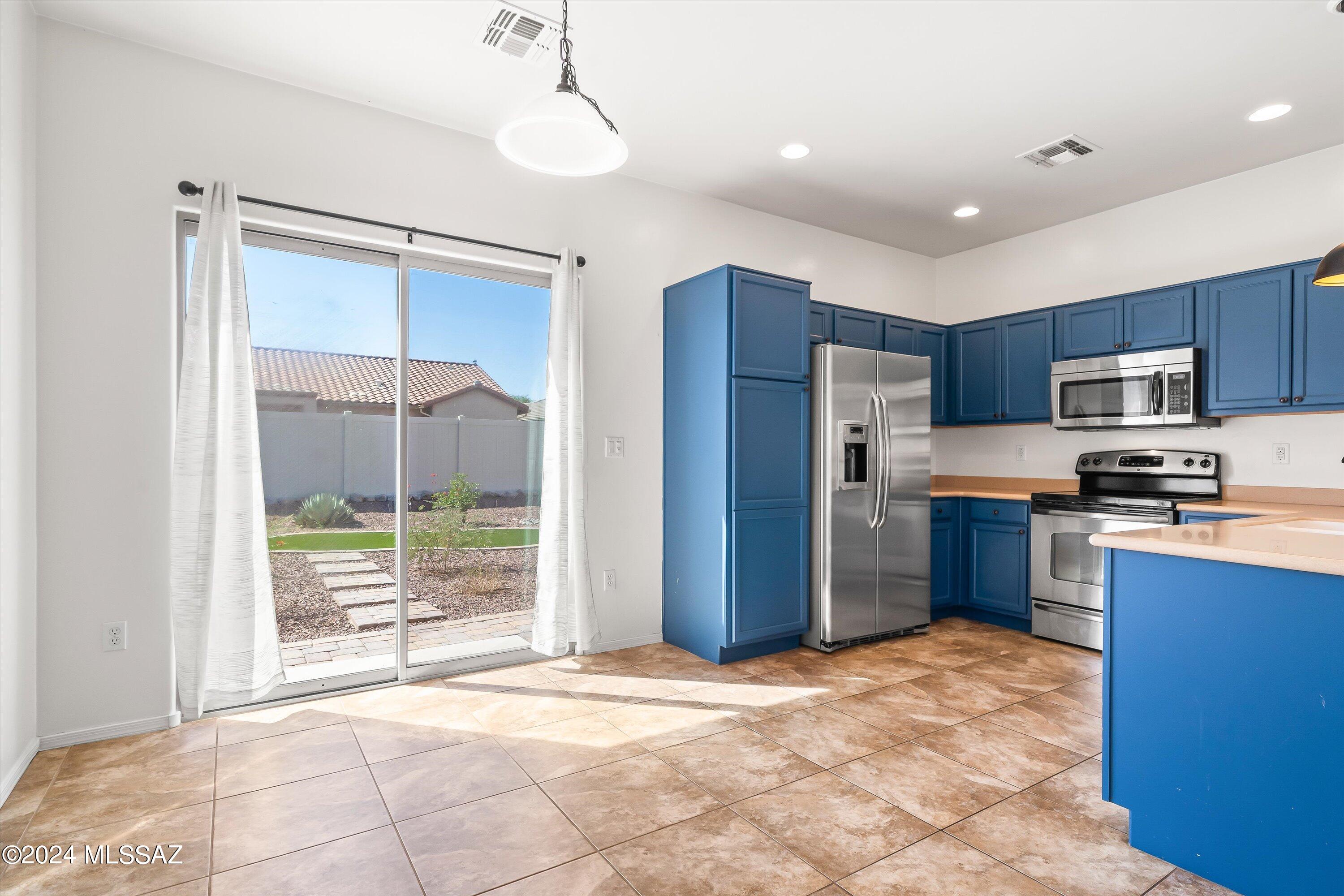 21101 East Frontier Road Red Rock, AZ 85145 - Photo 5 of 23
