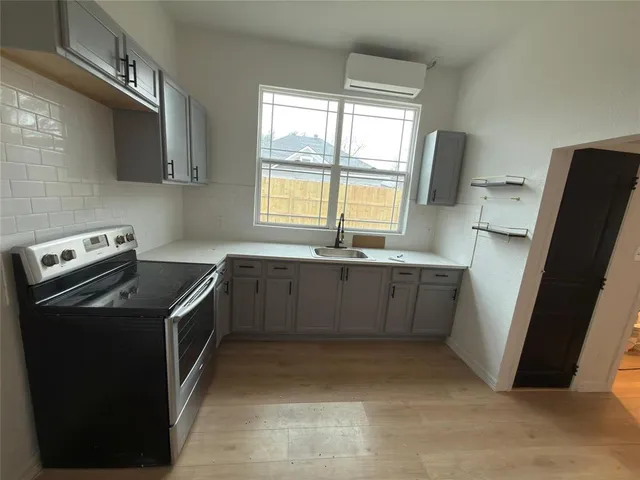 $1,550 | 216 West 9th Street, Bonham, TX 75418