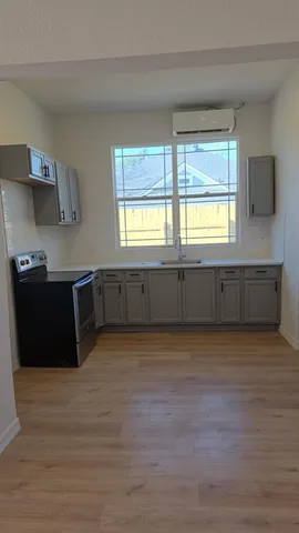 $1,550 | 216 West 9th Street, Bonham, TX 75418