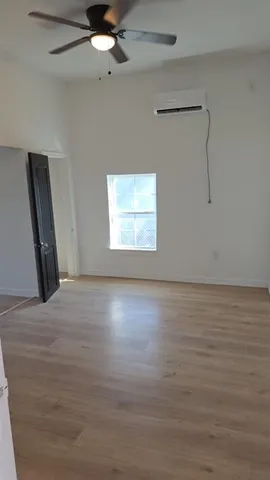 $1,550 | 216 West 9th Street, Bonham, TX 75418