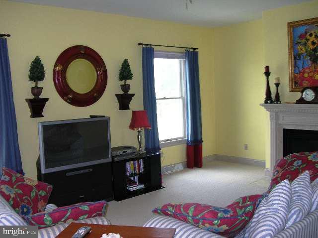 242 Cooper Road Hummelstown, PA 17036 - Photo 5 of 12 Gallery Image 5