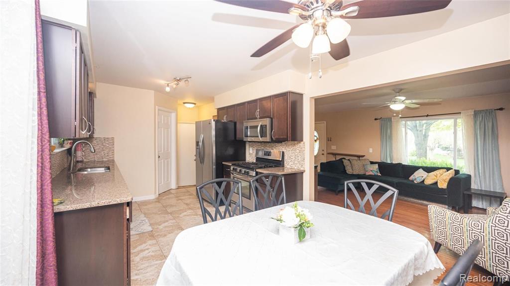 101 Dalton Drive Rochester Hills, MI 48307 - Photo 9 of 44