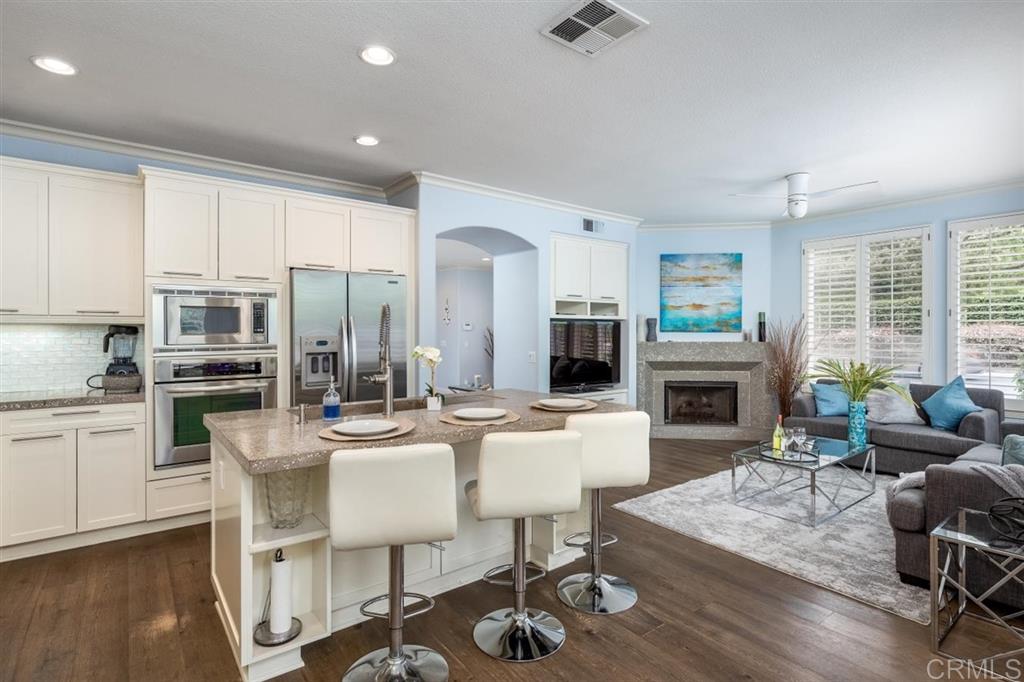 7485 Seashell Court Carlsbad, CA 92011 - Photo 10 of 25