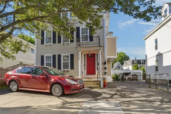 $2,200 | 29 Dean Avenue, Unit 1F, Newport, RI 02840