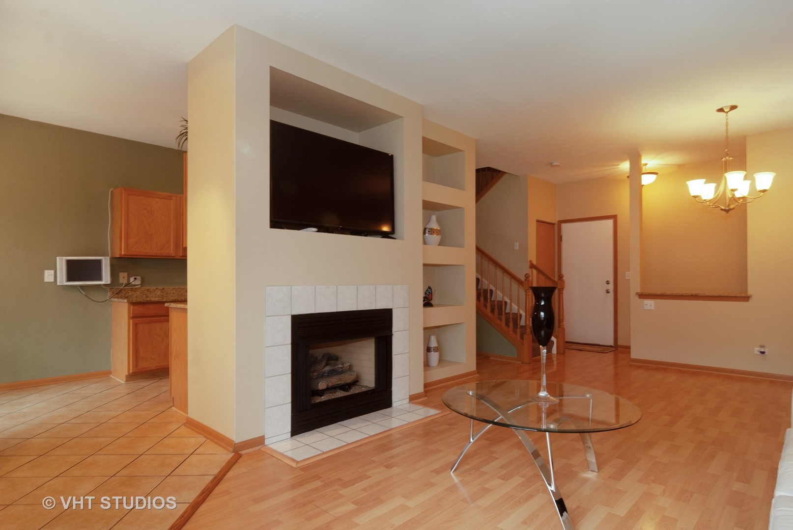 806 County Line Road Aurora, IL 60502 - Photo 3 of 21