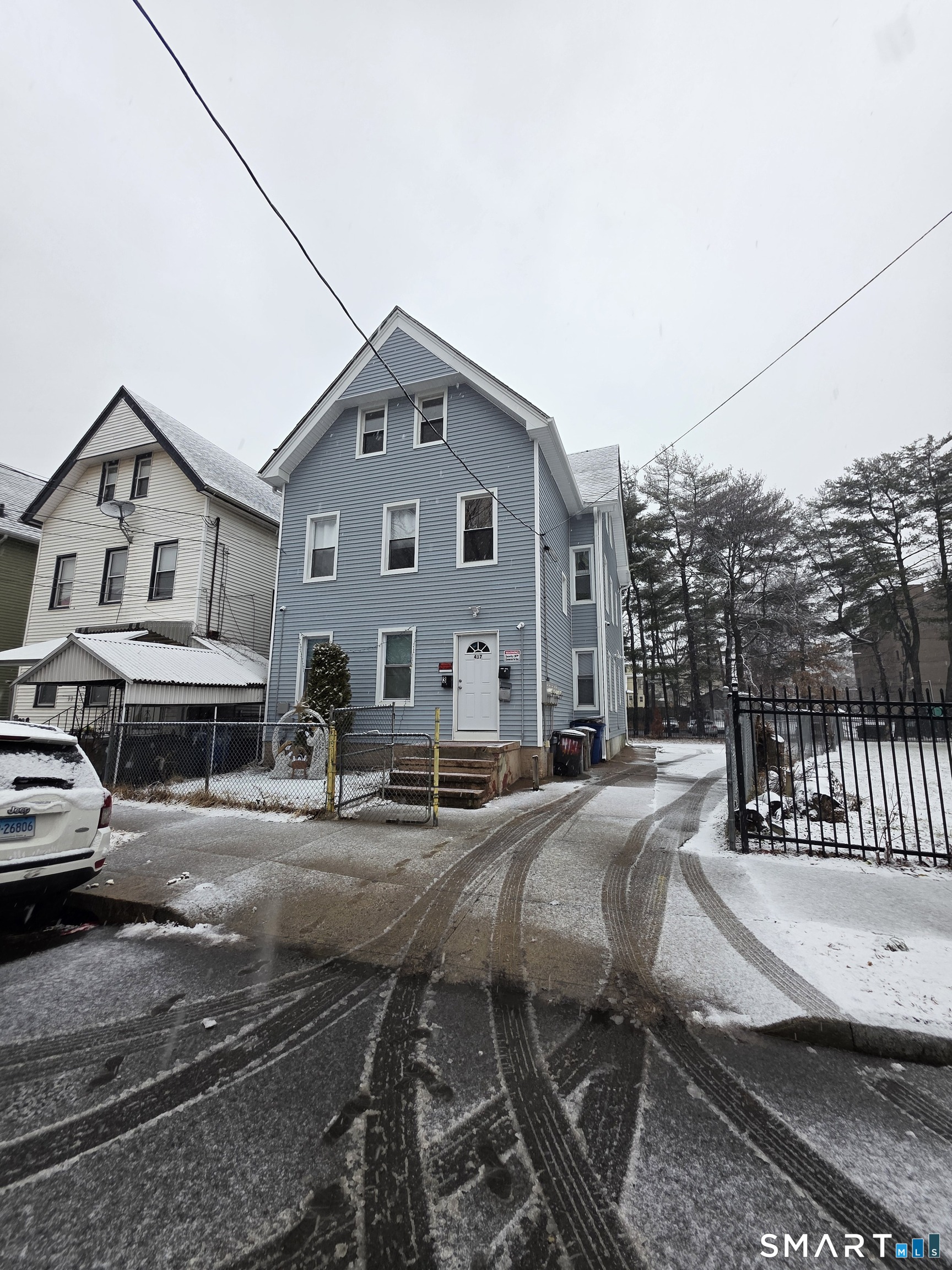 417 Poplar Street New Haven, CT 06513 - Photo 1 of 10