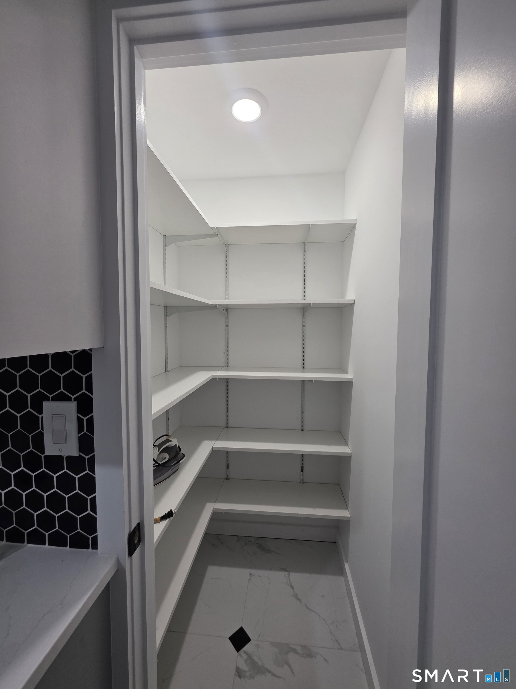 417 Poplar Street New Haven, CT 06513 - Photo 7 of 10