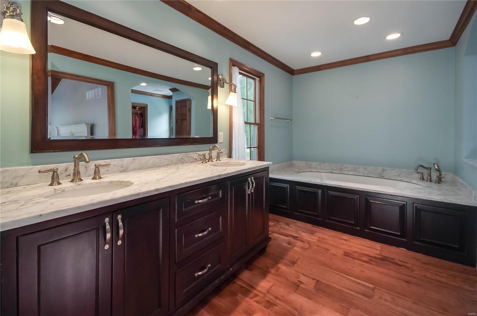 64 Highgate Road Olivette, MO 63132 - Photo 26 of 56