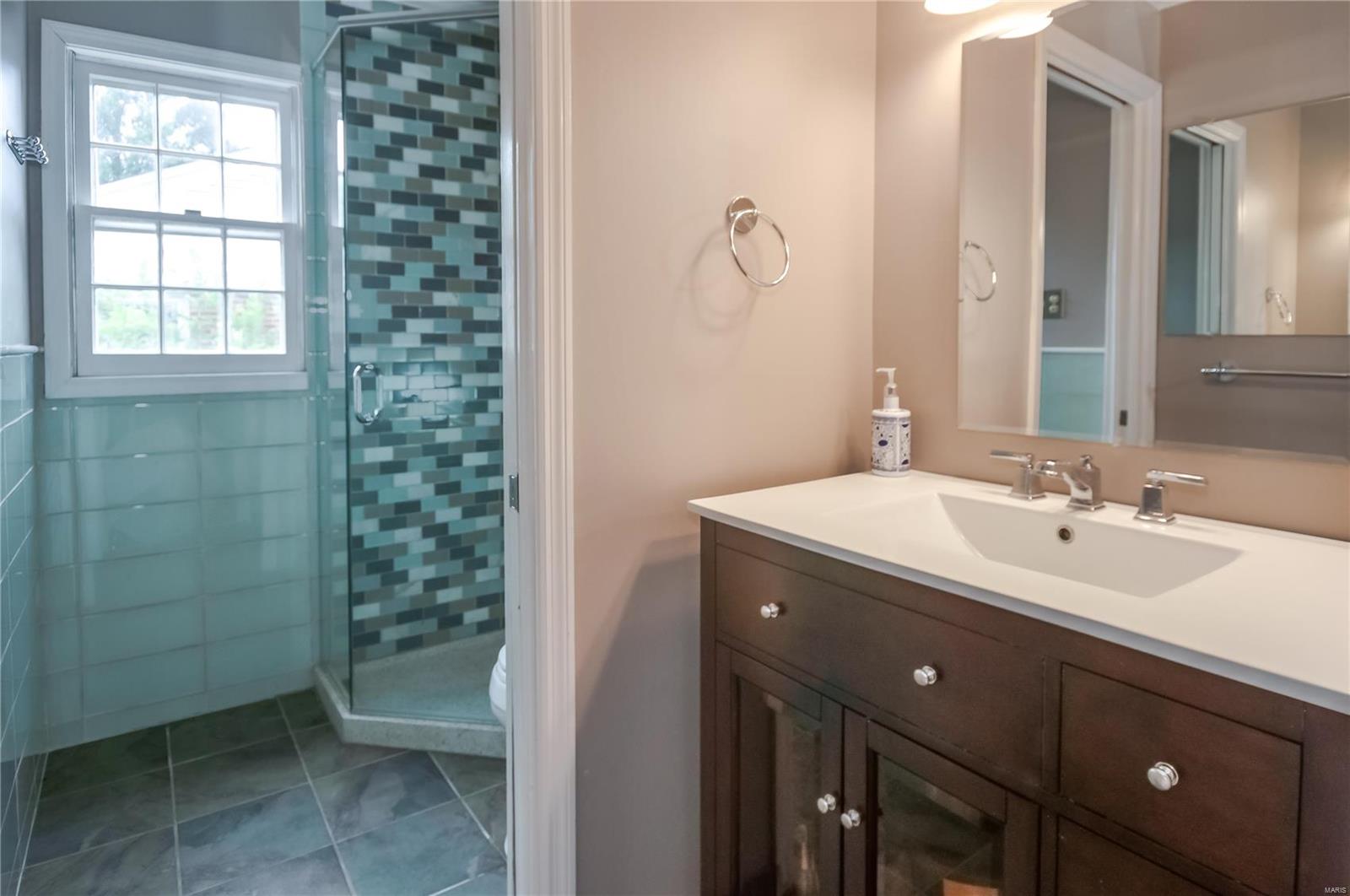 64 Highgate Road Olivette, MO 63132 - Photo 31 of 56
