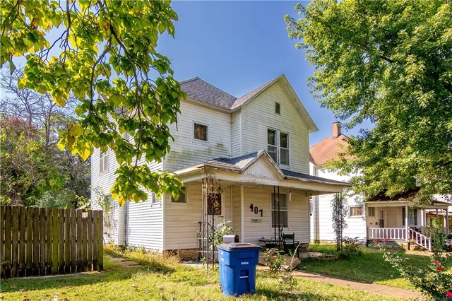 $76,000 | 407 West 3rd Street, Chanute, KS 66720