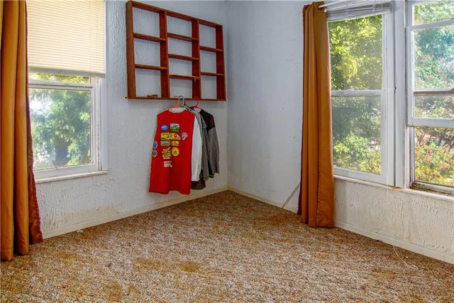 $76,000 | 407 West 3rd Street, Chanute, KS 66720