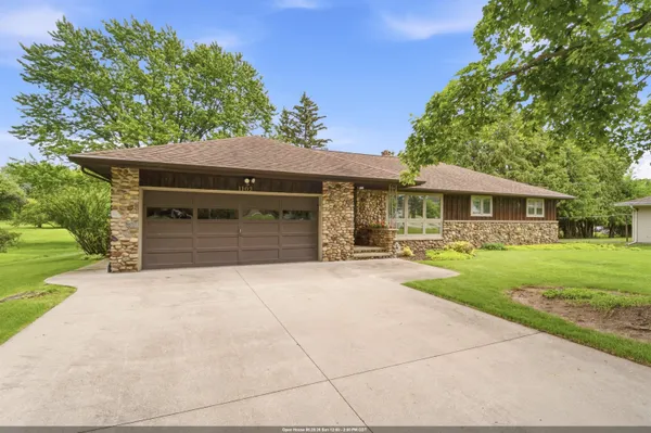 $410,000 | 1102 South Ridge Lane, Appleton, WI 54914
