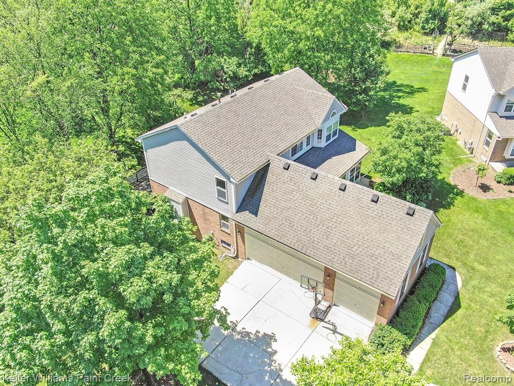 2741 Forest View Court Rochester Hills, MI 48307 - Photo 17 of 56