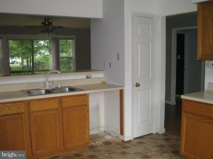 30 Myrtle Road Fredericksburg, VA 22405 - Photo 7 of 8 Kitchen