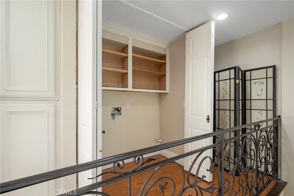 6541 Elmo Street Tujunga, CA 91042 - Photo 18 of 20 a view of an entryway