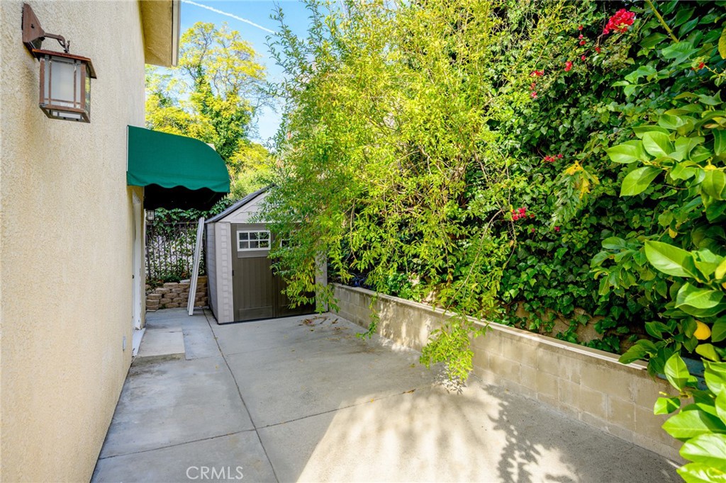 6541 Elmo Street Tujunga, CA 91042 - Photo 19 of 20 a backyard of a house with lots of green space
