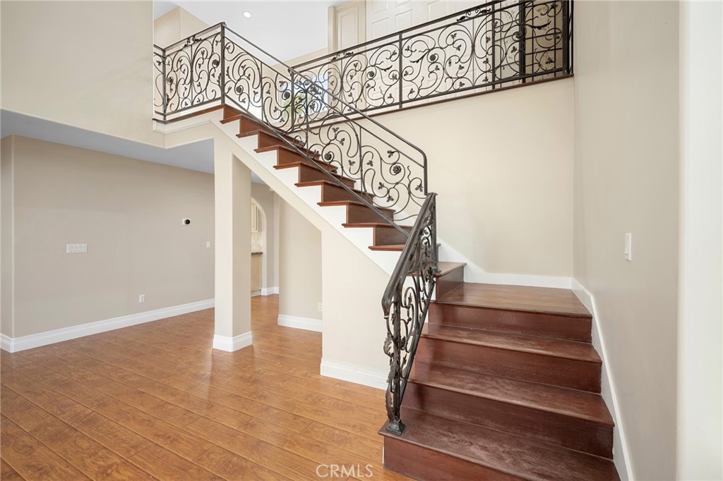6541 Elmo Street Tujunga, CA 91042 - Photo 8 of 20 a view of entryway