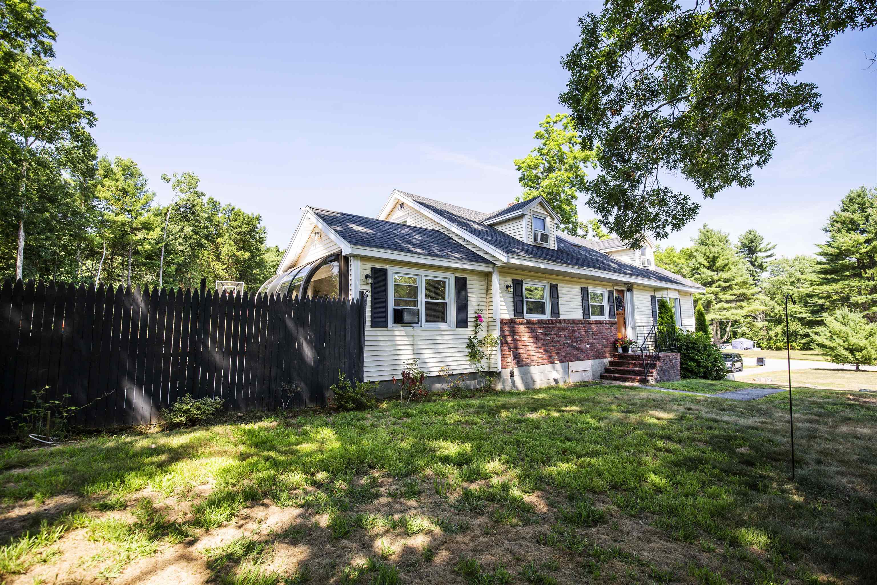 87 Windham Road Pelham, NH 03076 - Photo 3 of 39