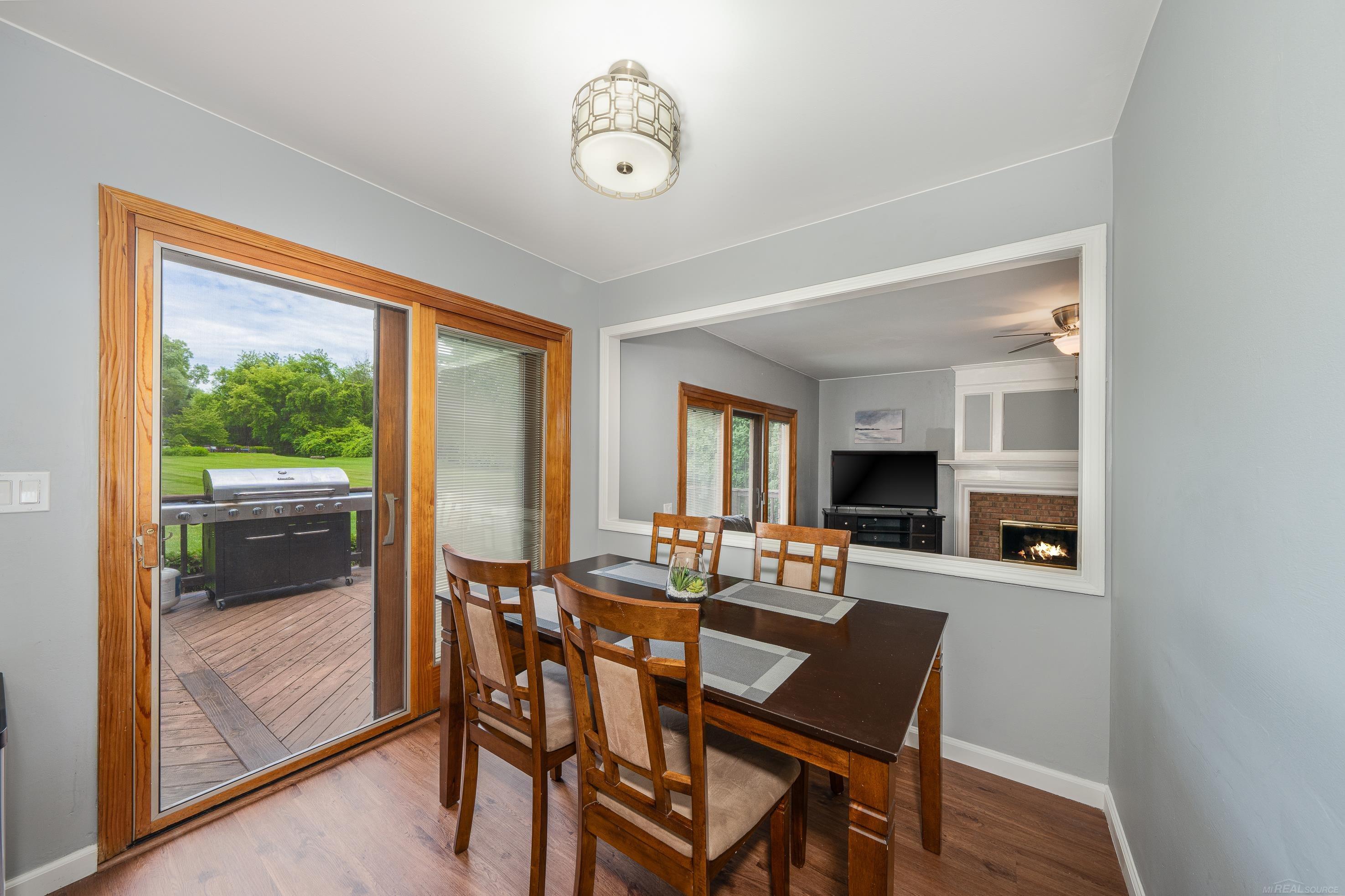 1178 Thames Drive Rochester, MI 48307 - Photo 10 of 39 50147454-88e2dae4-b18e-4fae-921d-d920ceeb2b44.JPG
