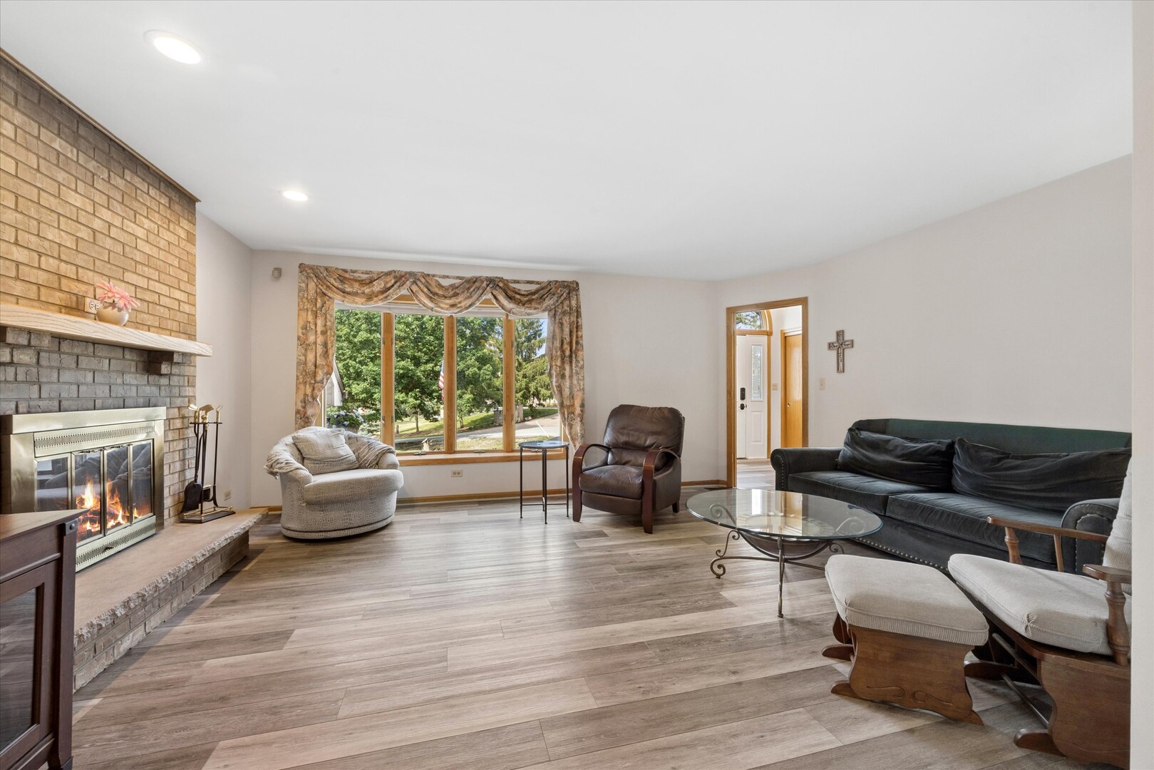 11131 Dineff Road Lemont, IL 60439 - Photo 5 of 37