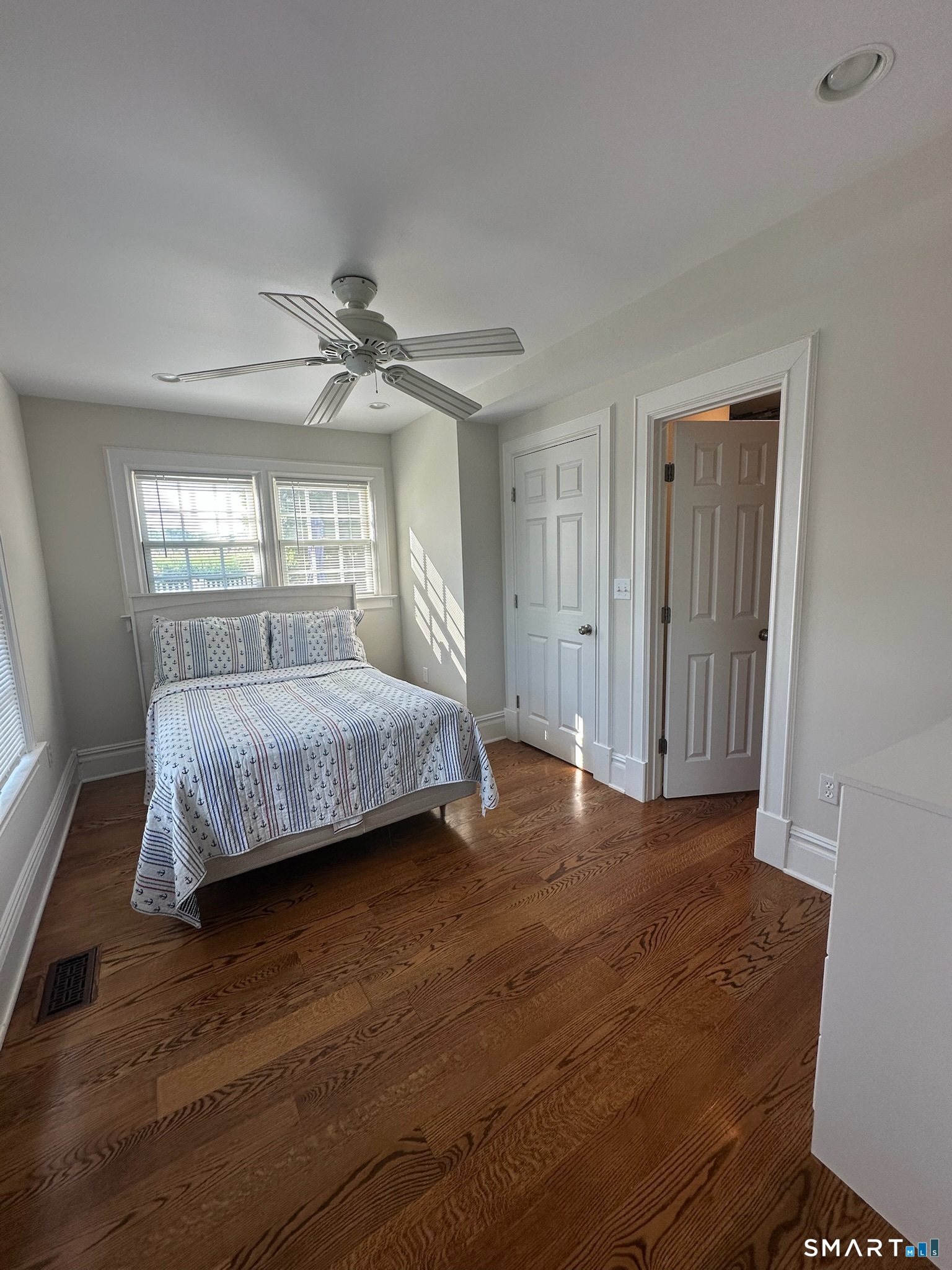 664 Fairfield Beach Road Fairfield, CT 06824 - Photo 15 of 25