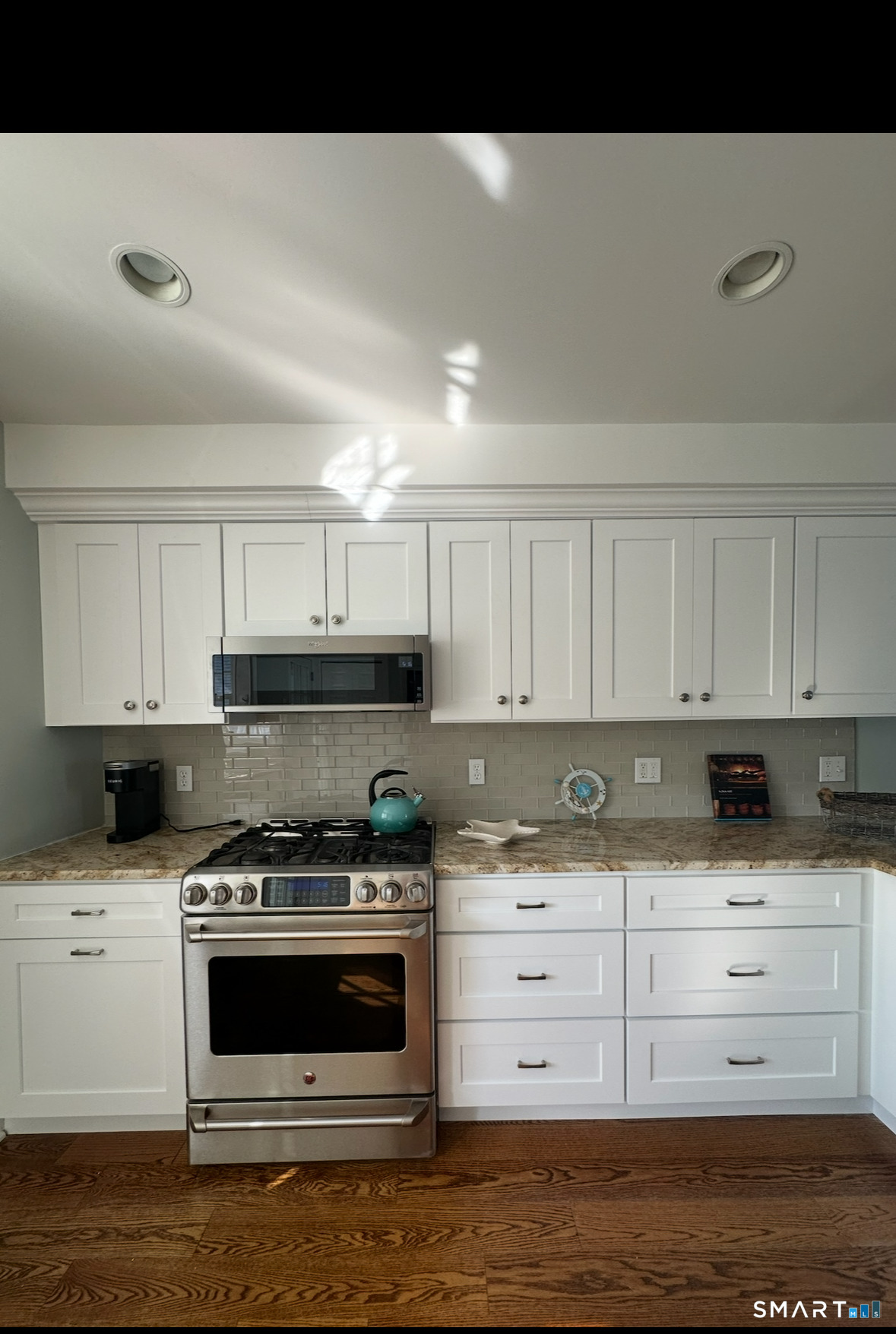 664 Fairfield Beach Road Fairfield, CT 06824 - Photo 7 of 25