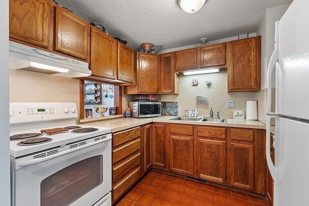 4 Coventry Road, Unit 4 Grafton, MA 01519 - Photo 16 of 38 Gallery Image 16