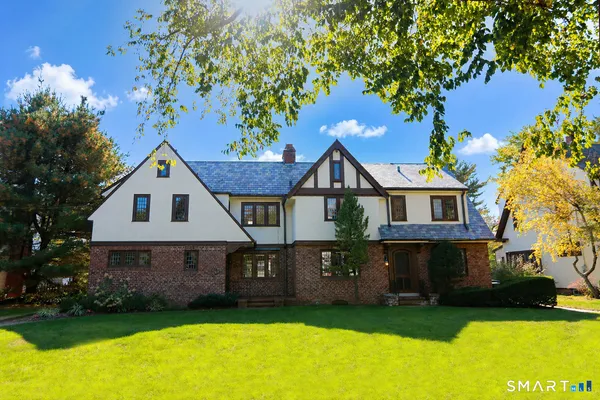 $819,000 | 1980-1982 Chapel Street, New Haven, CT 06515