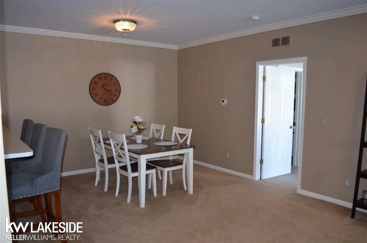 1866 Flagstone Circle Rochester, MI 48307 - Photo 6 of 18 50036905-5.JPG