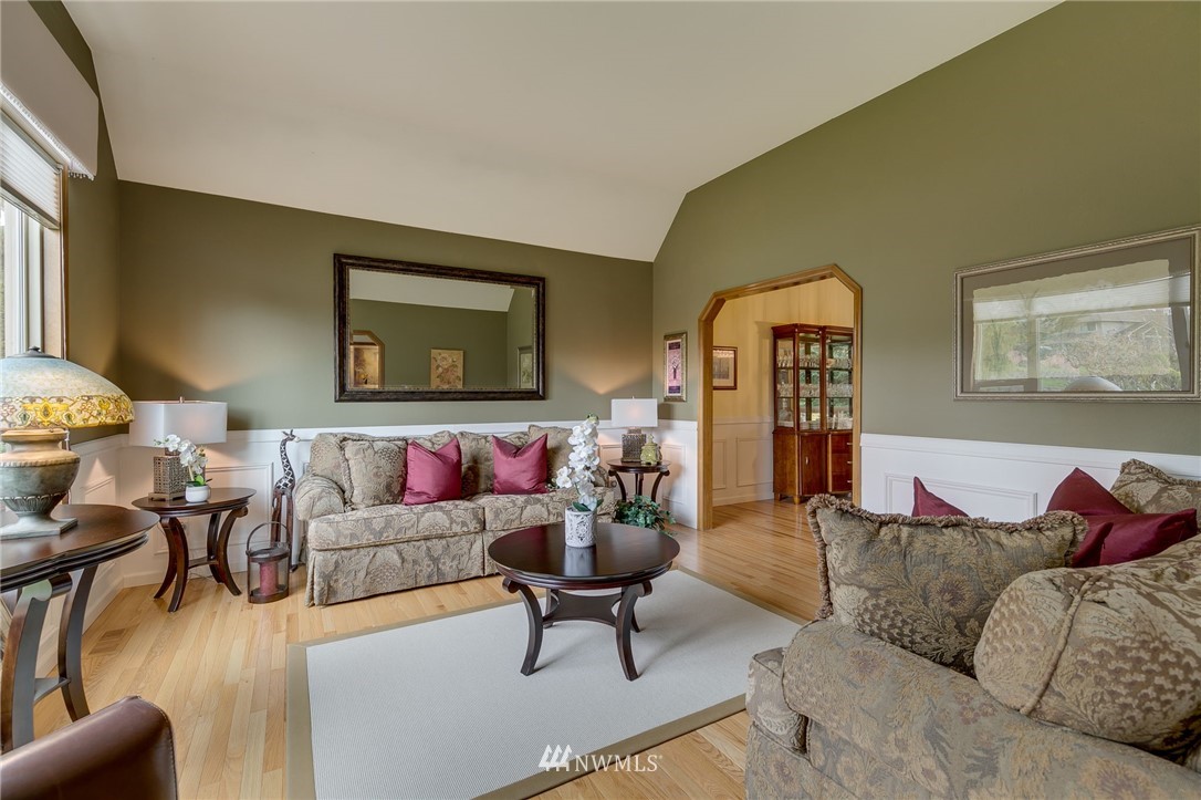 10933 39th Drive Southeast Everett, WA 98208 - Photo 2 of 36