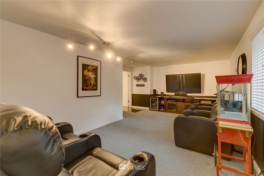 10933 39th Drive Southeast Everett, WA 98208 - Photo 19 of 36