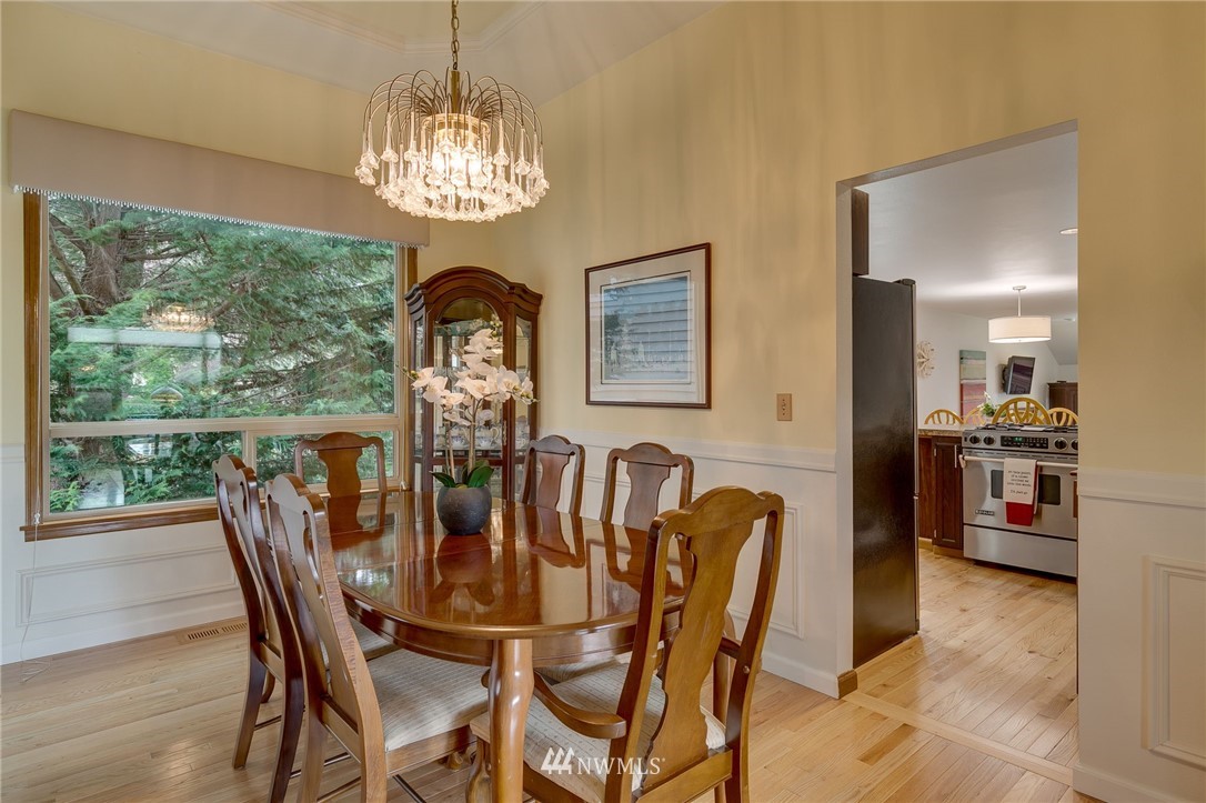 10933 39th Drive Southeast Everett, WA 98208 - Photo 3 of 36