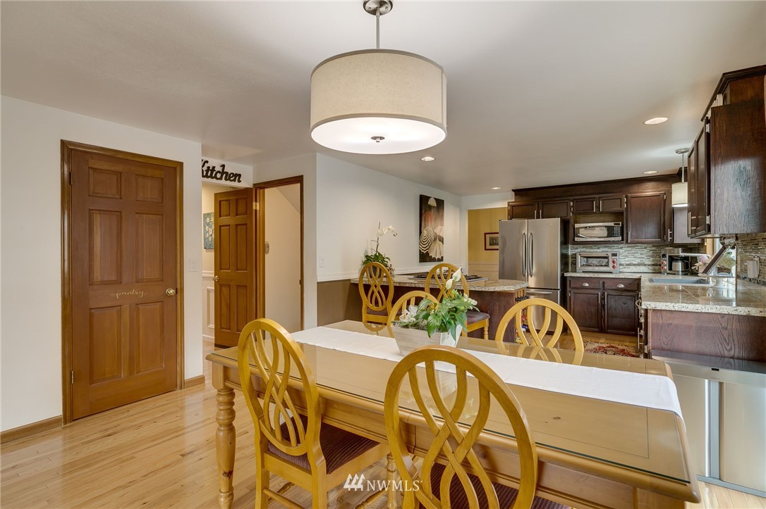 10933 39th Drive Southeast Everett, WA 98208 - Photo 5 of 36