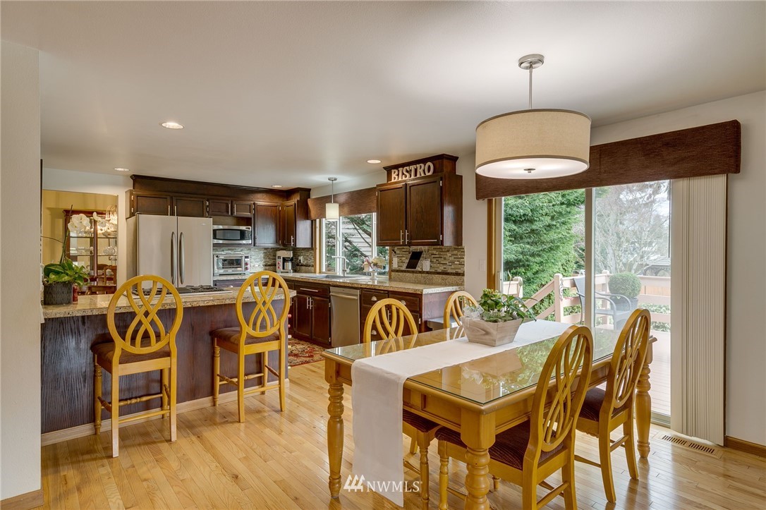 10933 39th Drive Southeast Everett, WA 98208 - Photo 6 of 36