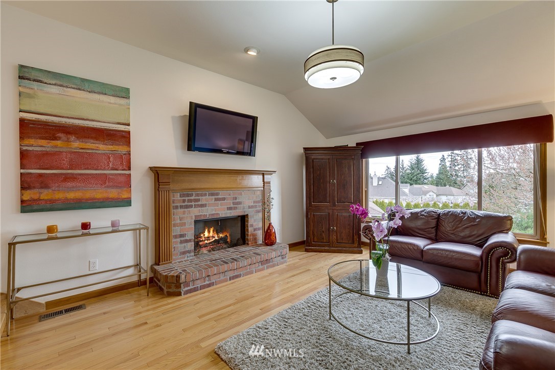 10933 39th Drive Southeast Everett, WA 98208 - Photo 9 of 36