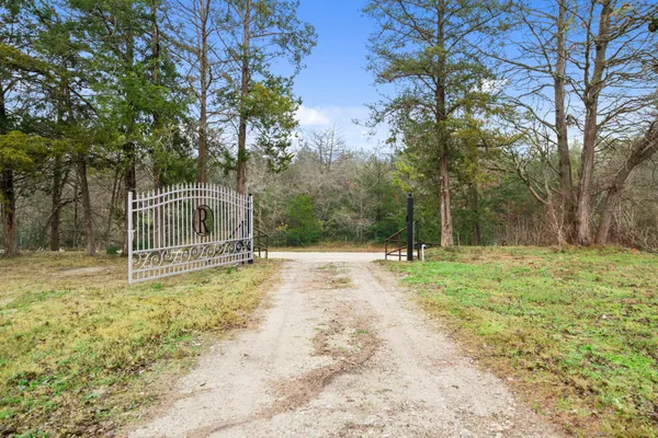 $500,000 | 4011 County Road 219, Anderson, TX 77830