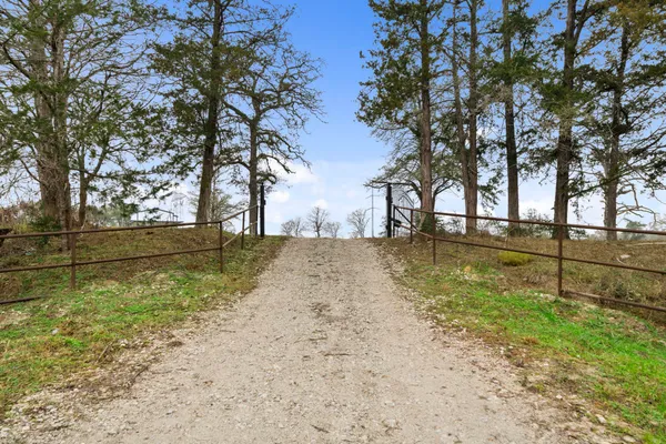 $500,000 | 4011 County Road 219, Anderson, TX 77830