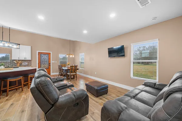 $500,000 | 4011 County Road 219, Anderson, TX 77830