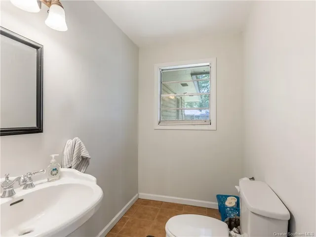 $155,000 | 210 East Miller Street, Iowa, LA 70647